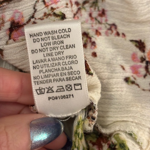 Pink Clover Cream Sleeveless Floral Button-Front Blouse - Picture 9 of 9